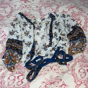 Cute wrap top worn once